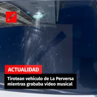 Tirotean vehículo de La Perversa mientras grababa video musical