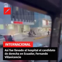 Así fue llevado al hospital el candidato de deracha en Ecuador, Fernando Villavicencio