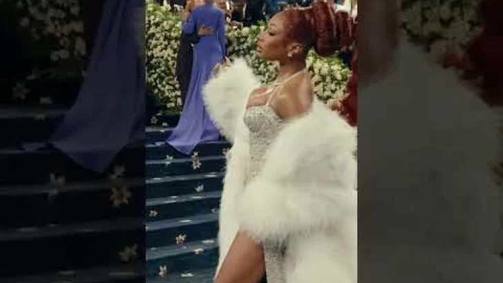 INCREÍBLE vestido de Megan The Stallion