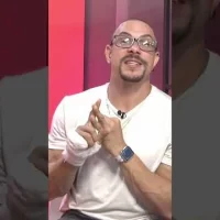 Seriedad en la Vida: ¿Elegancia o Hambre de Triunfo? #shorts