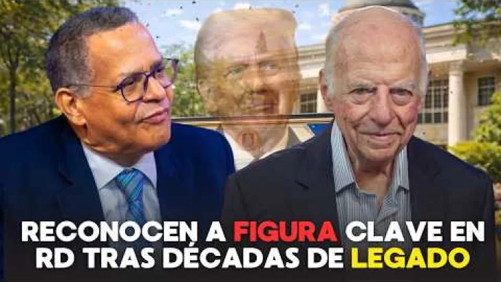 Lowenthal Reflexiona sobre Trump y es distinguido por la PUCMM