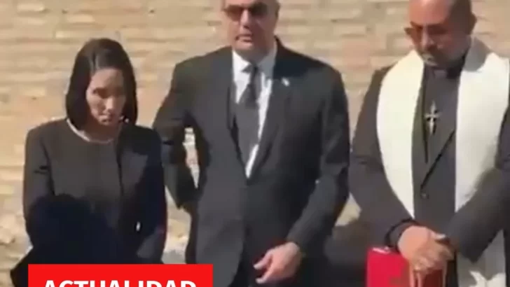 Abinader pide orar por la salud del papa León XIV durante visita al Vaticano
