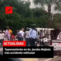 Taponamiento en Av. Jacobo Majluta tras accidente vehicular