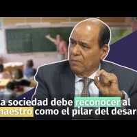 La sociedad debe reconocer al maestro como el pilar del desarrollo