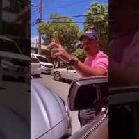 Detienen a conductor que amenazó a otro con arma de fuego en La Vega
