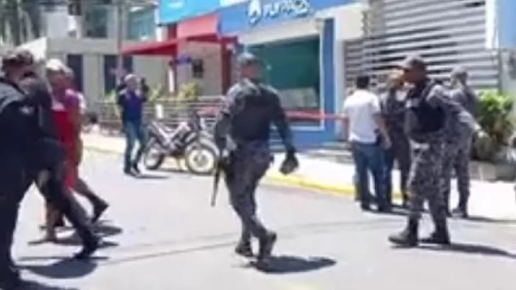 Un muerto y un herido en asalto joyería en Santiago