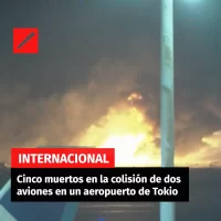 Cinco muertos en la colisión de dos aviones en un aeropuerto de Tokio