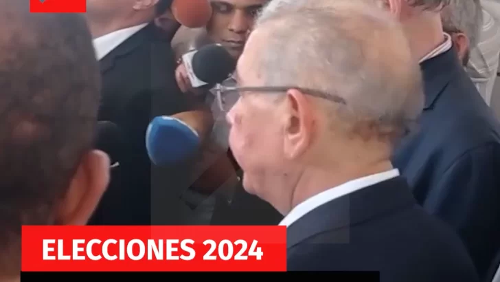 Danilo Medina vota e insta a ciudadanos a participar pese a problemas