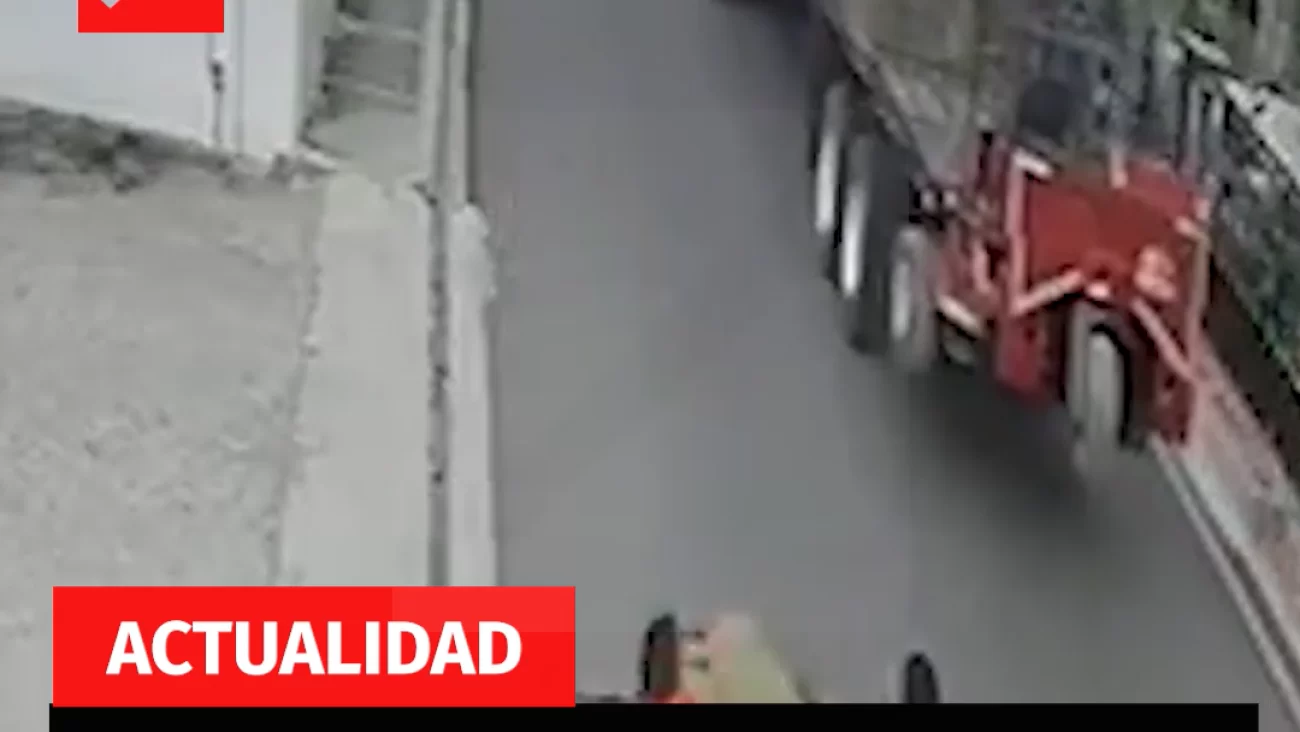 Cámara de seguridad capta momento en que hombre mata a su expareja y ...