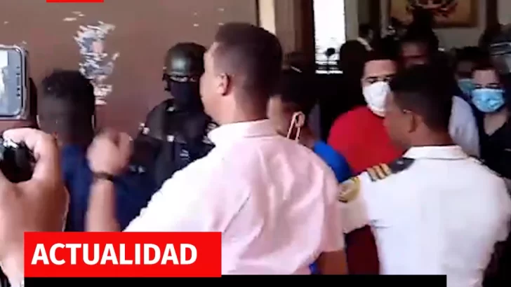 Aplazan por segunda vez medida de coerción a presuntos asaltantes del banco en Santiago