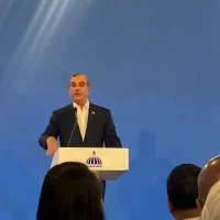 Abinader;Código Penal debe ser consensuado y estudiado