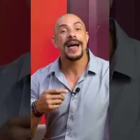 Juan Esteban defiende los CUADERNOS de La Piry