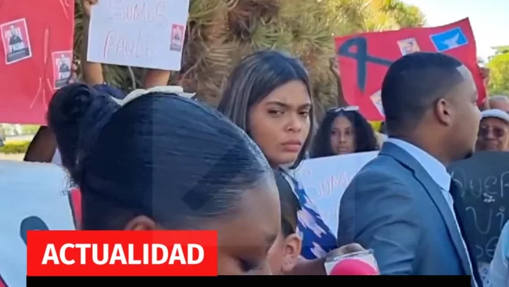 Exigen reapertura del caso y justicia por feminicidio de Paula Santana en protesta frente a la Procuraduría General