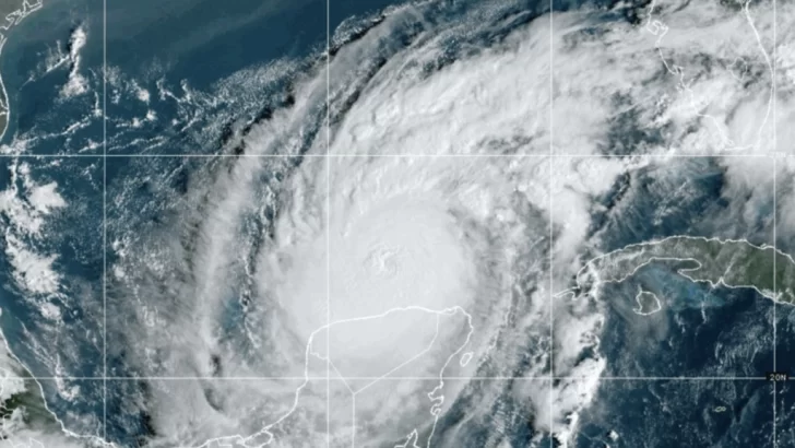 Huracán Milton en vivo: Sigue su peligrosa trayectoria rumbo a Florida convertido en un huracán de categoría 5