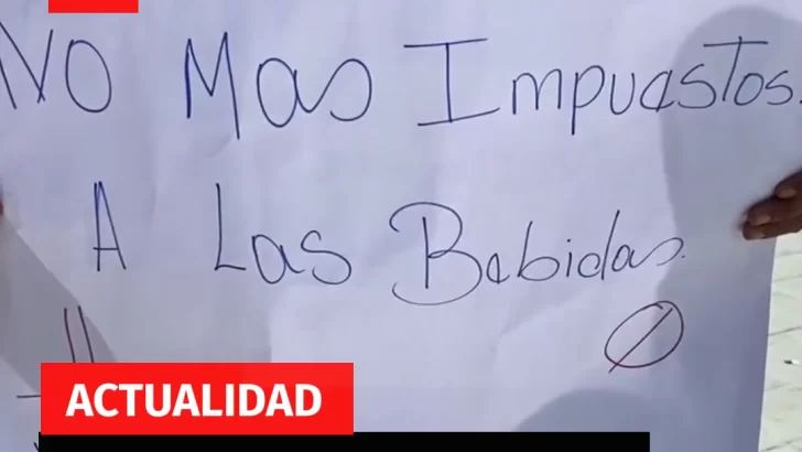 Sociedad civil protesta frente al Congreso contra la reforma fiscal y el aumento de impuestos