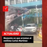 Momento en que arrestan al estilista Carlos Martínez