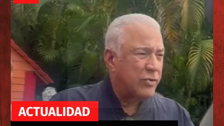 Ministro Administrativo de la Presidencia, Andrés Bautista, visita a damnificados en Samaná