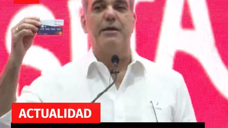 Presidente Abinader inicia entrega de 3 millones de bonos navideños