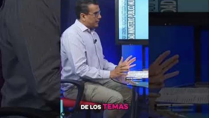 Polarización, Desinformación y Crisis Democrática: Análisis Profundo