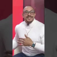 ¡Guerra por la Silla! Amelia vs. Irina: ¿Quién la Quedará? #shorts