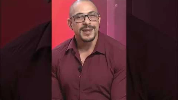 Edward Familia critica lo fisico de otros Edward Familia critica lo fisico de otros