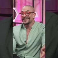 Anuel AA: ¡Jaylinistas te piden firmar papeles! #shorts