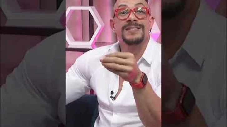 Vestidos que Enamoran: ¡El Cuerpo y Estilo de Caroline Aquino y Más! #shorts