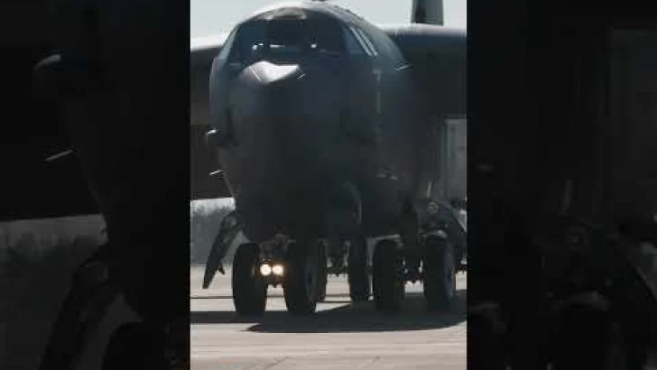 El B-52 que Estados Unidos nunca dejará de usar #militar #aviación