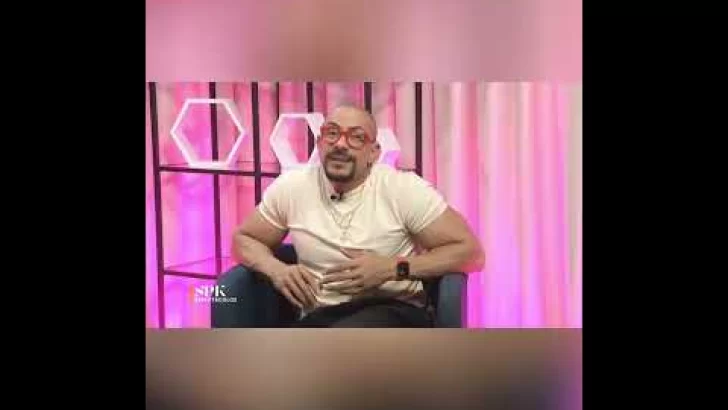 Gallo the producer Le dice ‘sapo’ y lame pies a Michael Flores