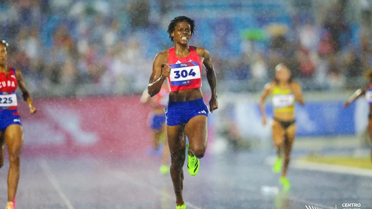 Marileidy Paulino gana el oro en los 400 metros con 48.94 y dedica la victoria al pueblo dominicano