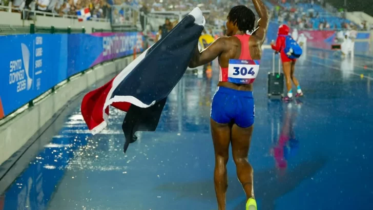 El oro de Marileidy Paulino desde todos los ángulos: videos de la carrera, el récord y su emotivo mensaje