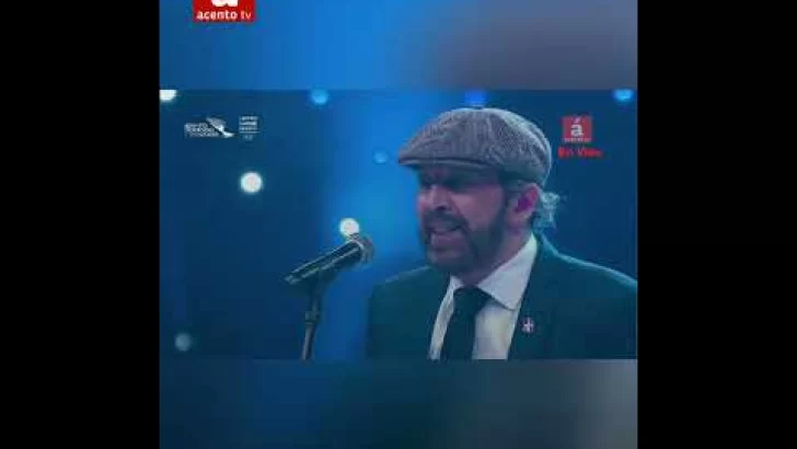 Juan Luis Guerra: Canto a la Patria con Coro #shorts Juan Luis Guerra: Canto a la Patria con Coro #shorts