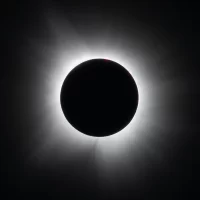 Eclipse total de sol hoy 12 de agosto 2026: a qué hora, dónde se ve y cómo seguirlo en vivo