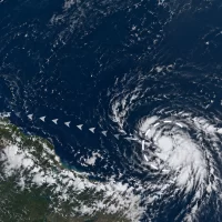 NHC eleva a 70 % el potencial ciclónico en el Atlántico
